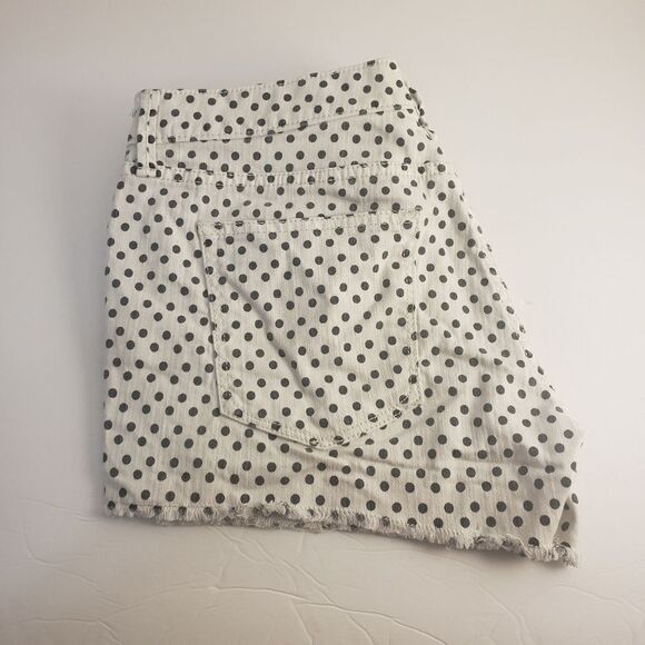 Gap Summer cut offs - Picture 3 of 4